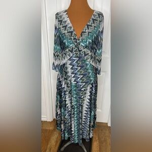 Monroe & Main Dress Zig Zag Long Sleeve Maxi Length Size 8